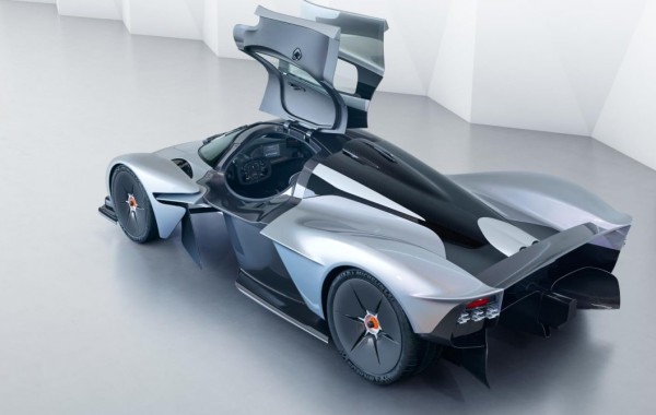 aston-martin-valkyrie-arriere-sandpacri