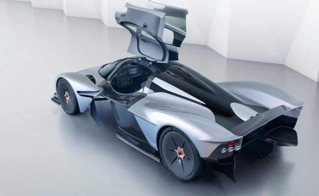 aston-martin-valkyrie-arriere-sandpacri