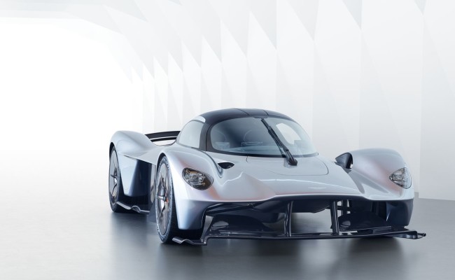 aston-martin-valkyrie-avant-sandpacri