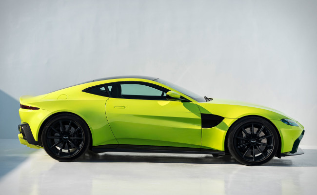 aston-martin-vantage-cote-sandpacri