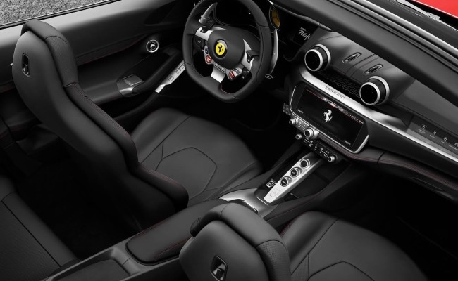 ferrari-portofino-interieur