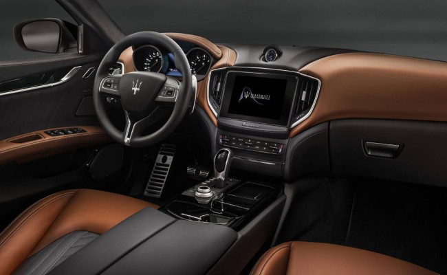 maserati-ghibli-interieur-sandpacri