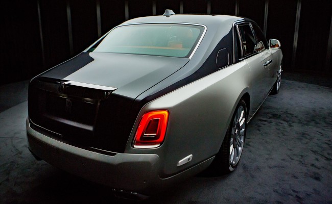 rolls-royce-phantom-arriere-sandpacri