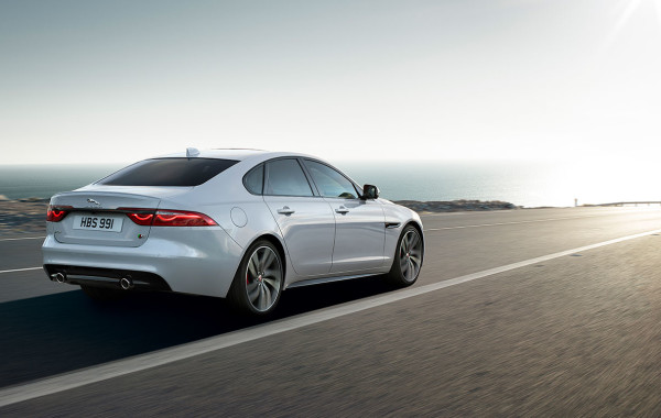 jaguar-xf-berline-arriere-sandpacri