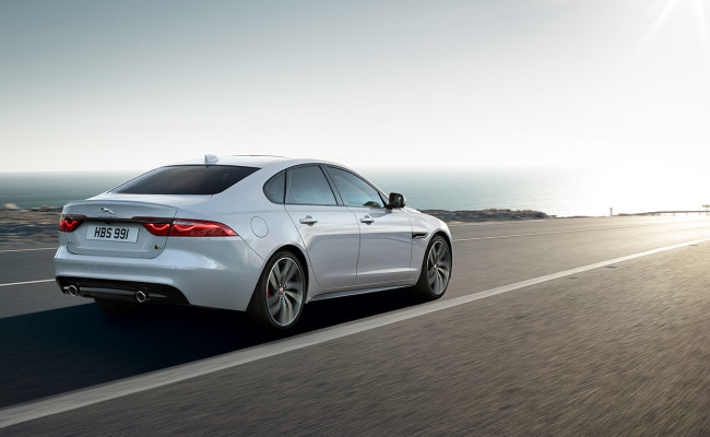 jaguar-xf-berline-arriere-sandpacri