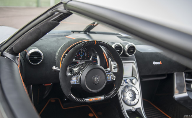 koenigsegg-one1-interieur-sandpacri