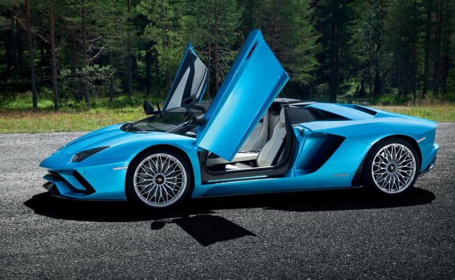 lambroghini-aventador-s-roadster-cote-sandpacri