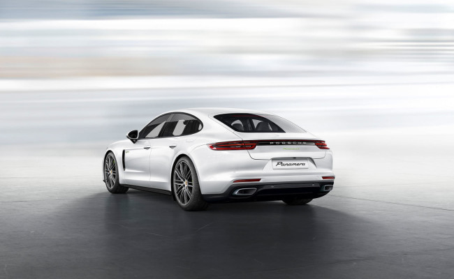 porsche-panamera-e-hybrid-arriere-sandpacri